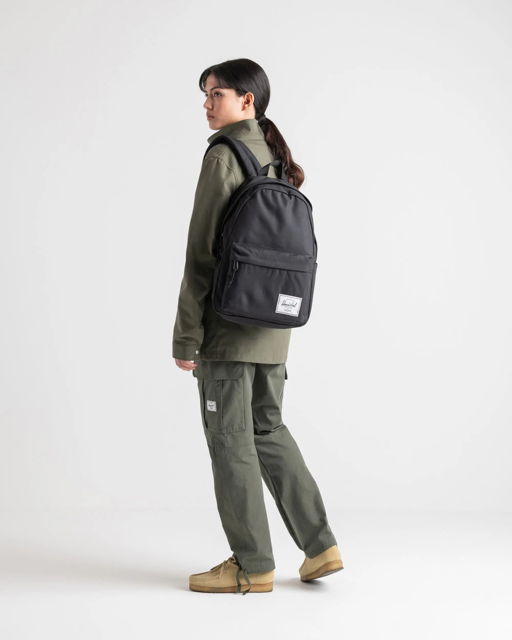 Herschel Classic™ XL Backpack (26L) - Raven Crosshatch